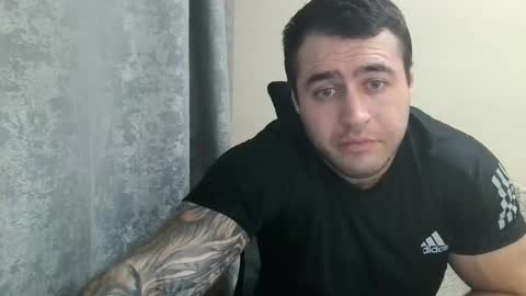 Snapshot of aaron_royal chatting on 09/26/25, 04:33 Davin tayl online show from 09/26/25, 04:33