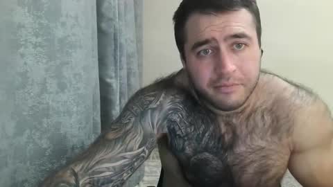 Snapshot of aaron_royal chatting on 09/29/25, 03:50 Davin tayl online show from 09/29/25, 03:50