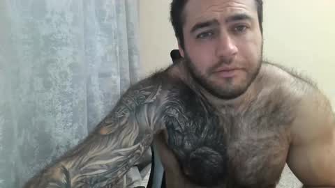 Snapshot of aaron_royal chatting on 10/08/25, 03:37 Davin tayl online show from 10/08/25, 03:37