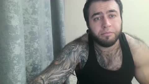 Snapshot of aaron_royal chatting on 10/21/25, 05:24 Davin tayl online show from 10/21/25, 05:24