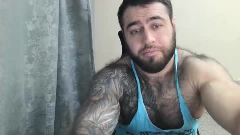 Snapshot of aaron_royal chatting on 11/06/25, 05:25 Davin tayl online show from 11/06/25, 05:25