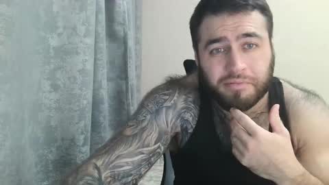 Snapshot of aaron_royal chatting on 11/08/25, 05:01 Davin tayl online show from 11/08/25, 05:01