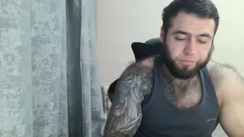 Snapshot of aaron_royal chatting on 11/17/25, 04:57 Davin tayl online show from 11/17/25, 04:57