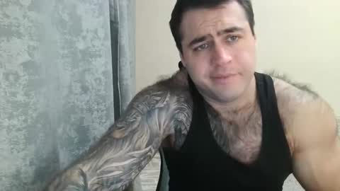 Snapshot of aaron_royal chatting on 11/18/25, 12:31 Davin tayl online show from 11/18/25, 12:31