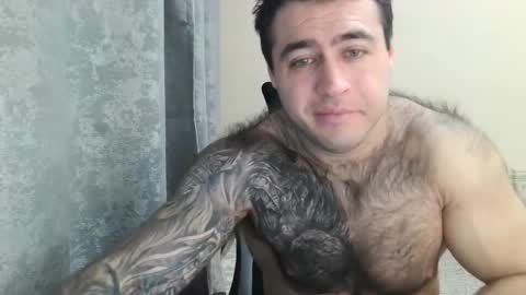 Snapshot of aaron_royal chatting on 11/19/25, 02:55 Davin tayl online show from 11/19/25, 02:55