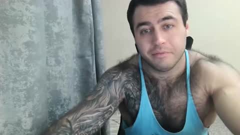 Snapshot of aaron_royal chatting on 11/27/25, 04:42 Davin tayl online show from 11/27/25, 04:42