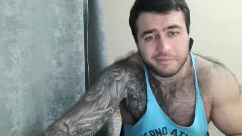 Snapshot of aaron_royal chatting on 12/03/25, 04:16 Davin tayl online show from 12/03/25, 04:16