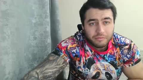 Snapshot of aaron_royal chatting on 12/05/25, 04:47 Davin tayl online show from 12/05/25, 04:47