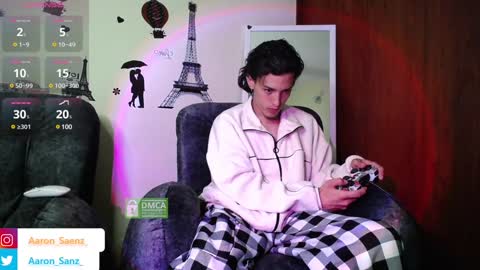 A A R O N online show from 01/05/25, 03:43
