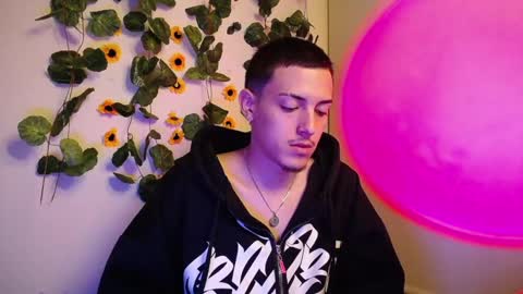 A A R O N online show from 09/09/25, 02:44