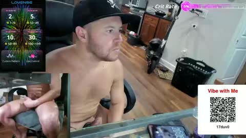 Snapshot of aaron_skye chatting on 11/24/25, 01:05 Aaron Skye online show from 11/24/25, 01:05