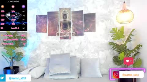 Snapshot of aaron_st chatting on 02/18/25, 01:44 Aaron online show from 02/18/25, 01:44