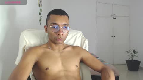Heyy my name is Aaron online show from 01/20/25, 06:43