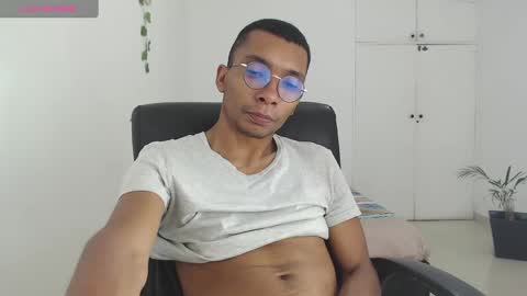Heyy my name is Aaron online show from 01/22/25, 02:04