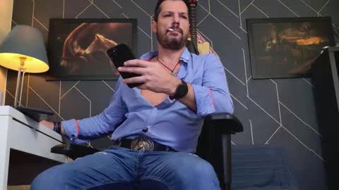 Aaron online show from 11/01/25, 06:15