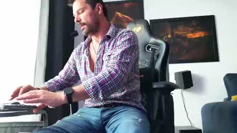 Aaron online show from 06/15/26, 04:58
