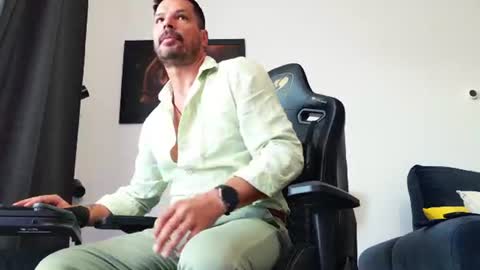 Aaron online show from 07/25/26, 05:49