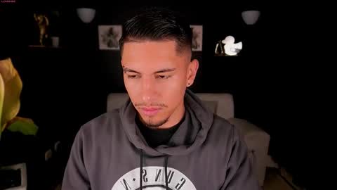 Snapshot of aaronfox_ chatting on 09/15/25, 12:05 AARON  online show from 09/15/25, 12:05