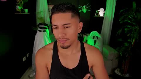 Snapshot of aaronfox_ chatting on 10/10/25, 02:16 AARON  online show from 10/10/25, 02:16