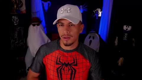 Snapshot of aaronfox_ chatting on 10/14/25, 01:17 AARON  online show from 10/14/25, 01:17