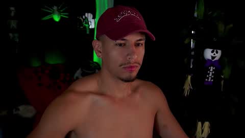 Snapshot of aaronfox_ chatting on 10/16/25, 12:17 AARON  online show from 10/16/25, 12:17