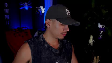 Snapshot of aaronfox_ chatting on 10/17/25, 03:53 AARON  online show from 10/17/25, 03:53