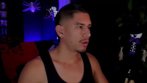 Snapshot of aaronfox_ chatting on 10/21/25, 01:06 AARON  online show from 10/21/25, 01:06