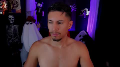 Snapshot of aaronfox_ chatting on 10/24/25, 02:24 AARON  online show from 10/24/25, 02:24