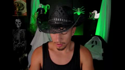 Snapshot of aaronfox_ chatting on 11/01/25, 12:34 AARON online show from 11/01/25, 12:34