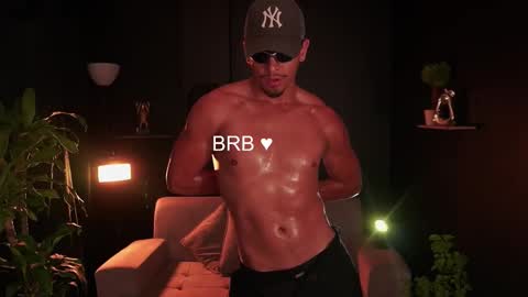 Snapshot of aaronfox_ chatting on 11/18/25, 08:08 AARON online show from 11/18/25, 08:08