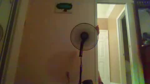 Snapshot of aaronprezent chatting on 10/13/25, 08:58 aaronprezent online show from 10/13/25, 08:58