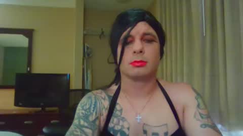 Snapshot of aaronprezent chatting on 11/03/25, 03:24 aaronprezent online show from 11/03/25, 03:24