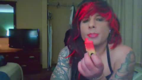 Snapshot of aaronprezent chatting on 11/04/25, 10:25 aaronprezent online show from 11/04/25, 10:25