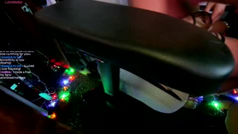 Snapshot of aaronskeetman chatting on 09/17/25, 10:28 Aaron Skeetman online show from 09/17/25, 10:28