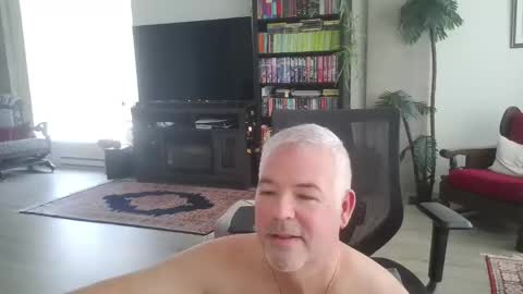 Snapshot of aarosteev chatting on 10/22/25, 03:12 Jason online show from 10/22/25, 03:12