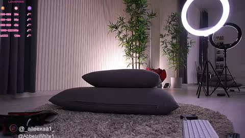 Snapshot of abbela_white chatting on 01/11/25, 12:40 Alexa online show from 01/11/25, 12:40