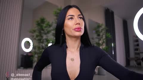 Snapshot of abbela_white chatting on 02/17/25, 06:42 Alexa online show from 02/17/25, 06:42
