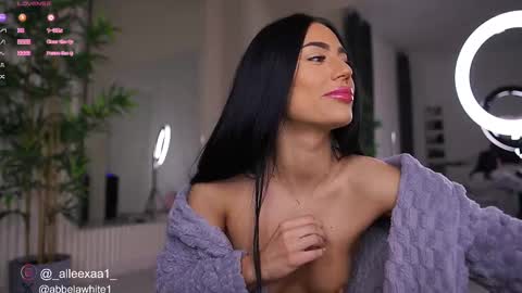 Snapshot of abbela_white chatting on 02/19/25, 06:22 Alexa online show from 02/19/25, 06:22