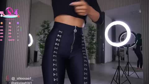 Snapshot of abbela_white chatting on 02/25/25, 06:25 Alexa online show from 02/25/25, 06:25