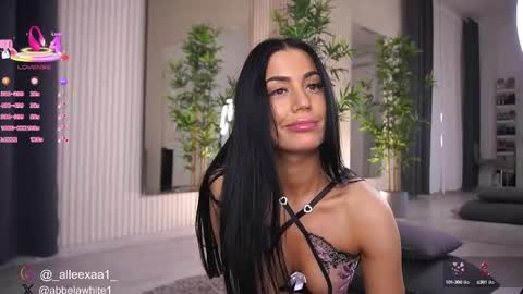Snapshot of abbela_white chatting on 02/25/25, 12:34 Alexa online show from 02/25/25, 12:34