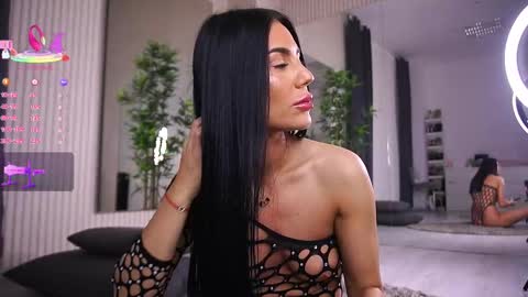 Snapshot of abbela_white chatting on 03/05/25, 09:38 Alexa online show from 03/05/25, 09:38
