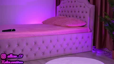 Snapshot of abbela_white chatting on 09/12/25, 06:13 Alexa online show from 09/12/25, 06:13
