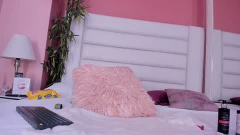 abbey_walker online show from 12/30/24, 11:04