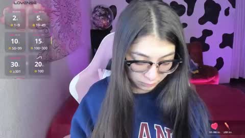 Snapshot of abbie_senjen chatting on 11/09/25, 03:16 April online show from 11/09/25, 03:16