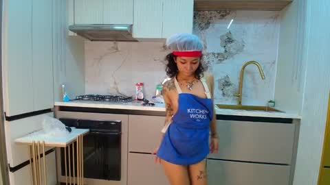 Lucia  online show from 02/01/25, 07:23