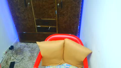 Snapshot of abby_johnson_cute chatting on 10/16/25, 07:48 abby online show from 10/16/25, 07:48