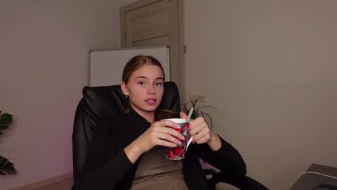 Snapshot of abby_laker chatting on 12/04/24, 09:02 ABBY LAKER online show from 12/04/24, 09:02