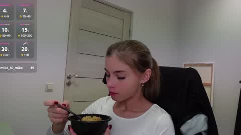 Snapshot of abby_laker chatting on 12/10/24, 02:39 ABBY LAKER online show from 12/10/24, 02:39