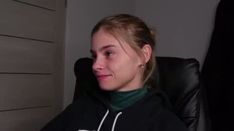 Snapshot of abby_laker chatting on 12/26/24, 04:47 ABBY LAKER online show from 12/26/24, 04:47