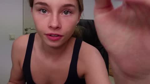 Snapshot of abby_laker chatting on 12/28/24, 11:16 ABBY LAKER online show from 12/28/24, 11:16